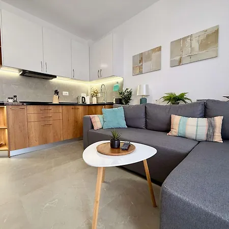 Roof Breeze Apartament Golem (Tirana)