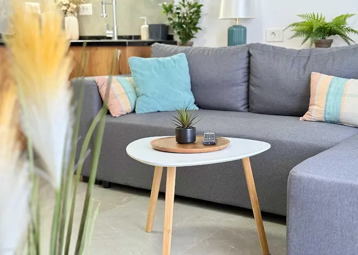 Roof Breeze Apartment *