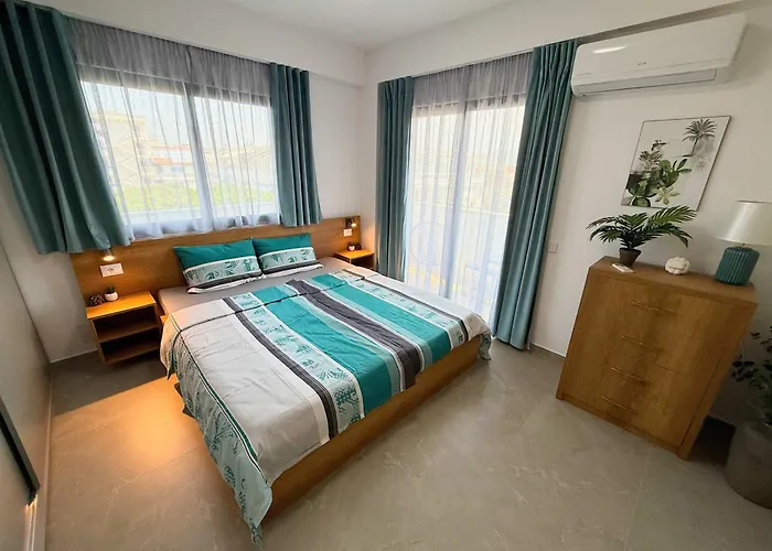 Apartment Roof Breeze *