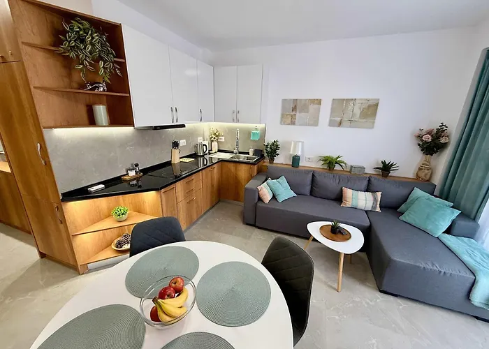 Roof Breeze Apartment