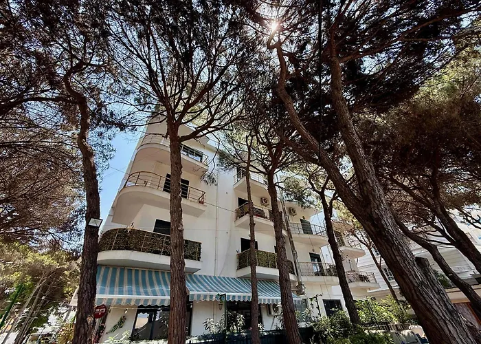 Roof Breeze Apartment *