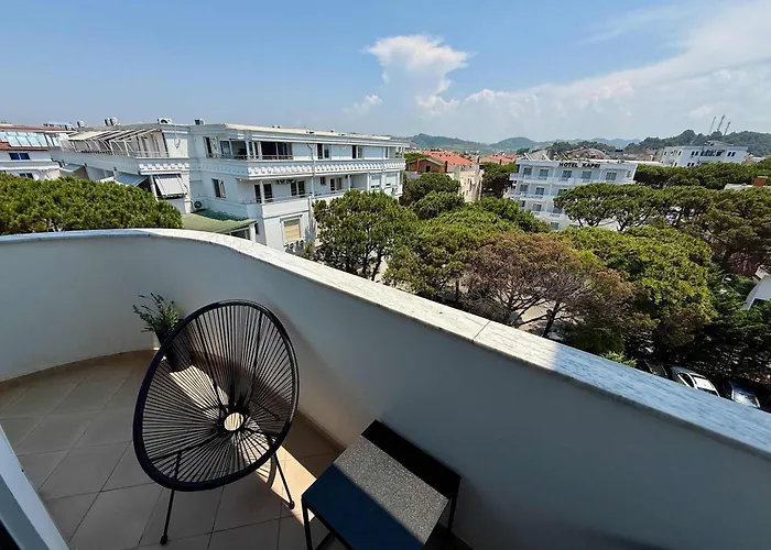 Roof Breeze * Golem (Tirana)