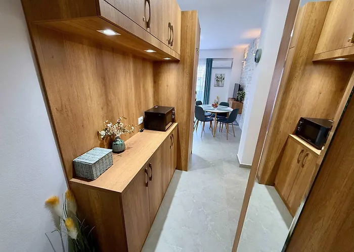 Roof Breeze Apartment Golem (Tirana)